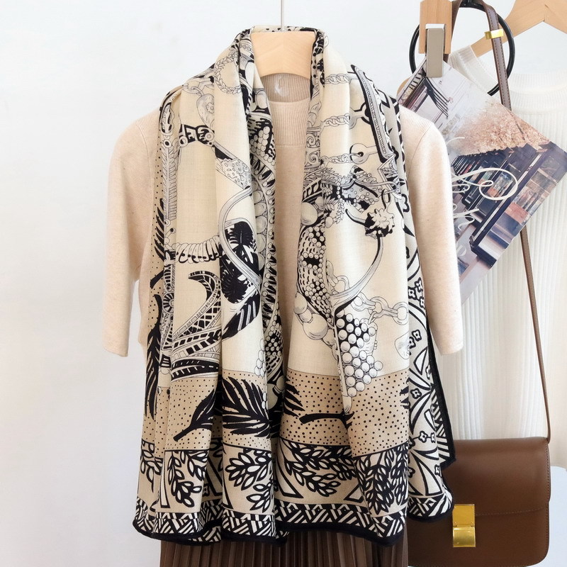 Écharpe en soie et laine 135CM - Winter Clothing Hong Kong avis et prix
